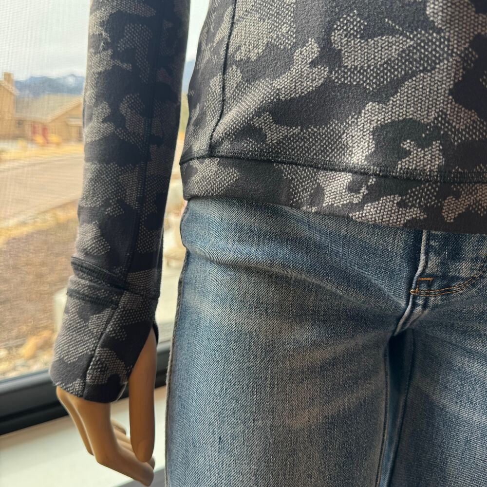 Lululemon Runderful Long Sleeve Incognito Camo HTR Black Rulu Running Top Size 4 - Picture 10 of 14